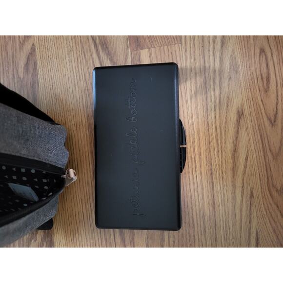 Petunia Pickle Bottom Boxy Backpack Diaper Bag *BROKEN STRAP* - Picture 6 of 8